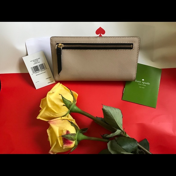 Authentic Kate Spade ♠️ wallet ♠️ - Picture 3 of 3